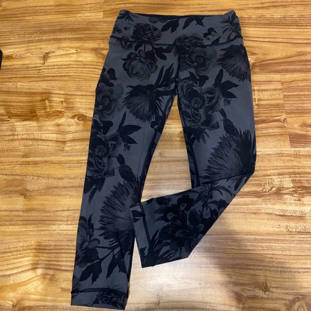 Lululemon cropped leggings